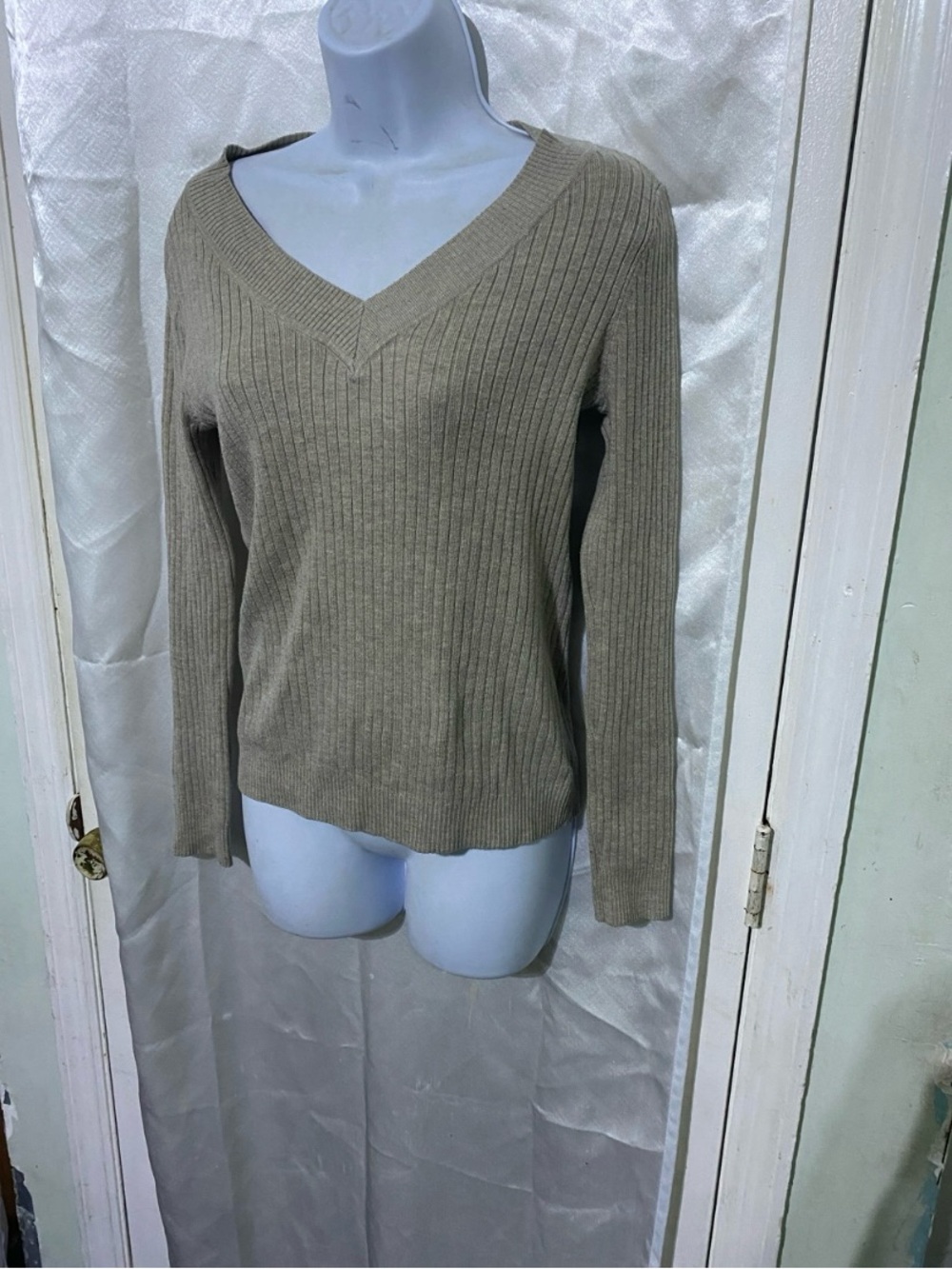 Y2K Merona Ribbed V-Neck Sweater in Taupe